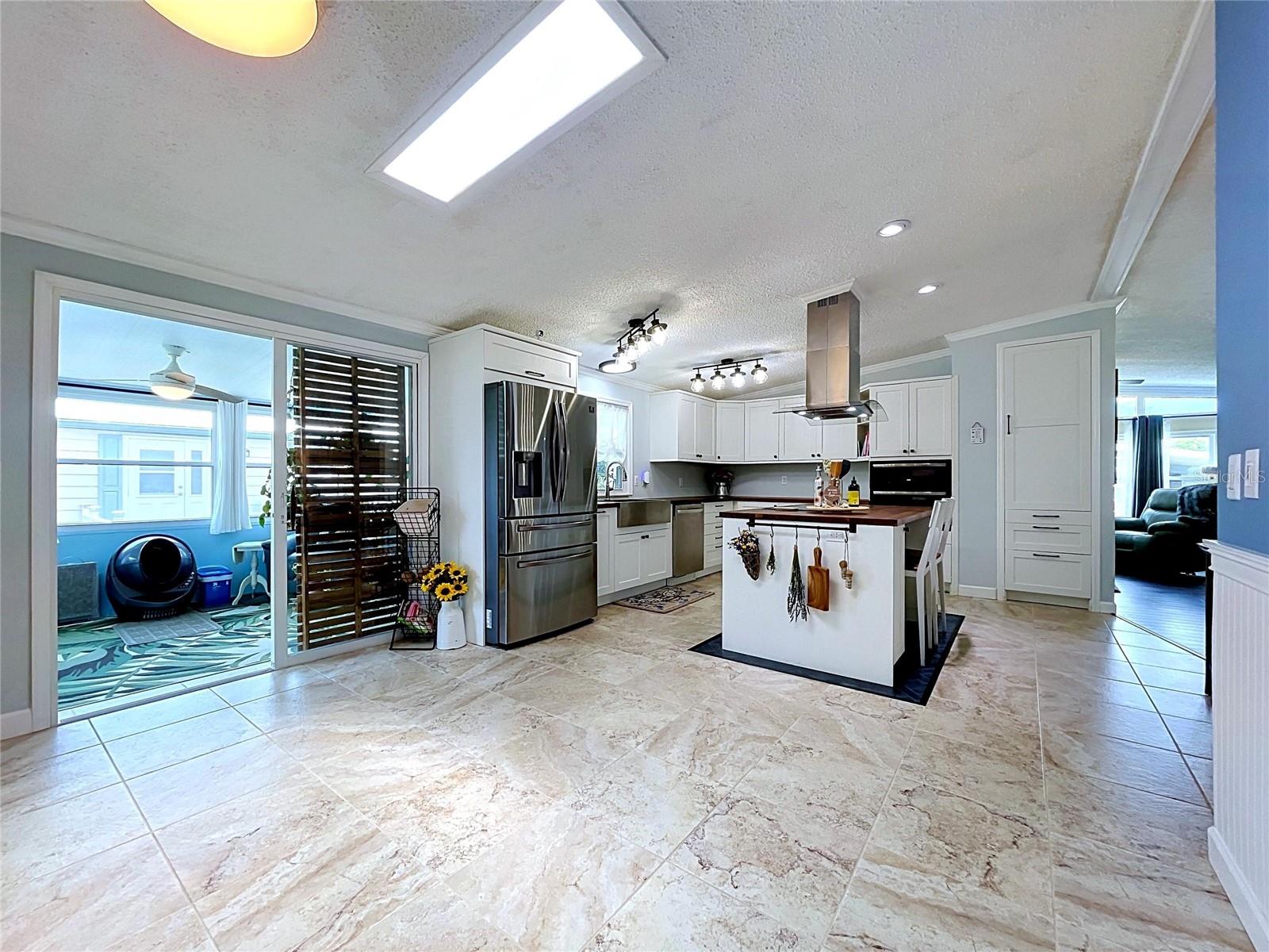 FOXWOOD LAKE ESTATES - Residential