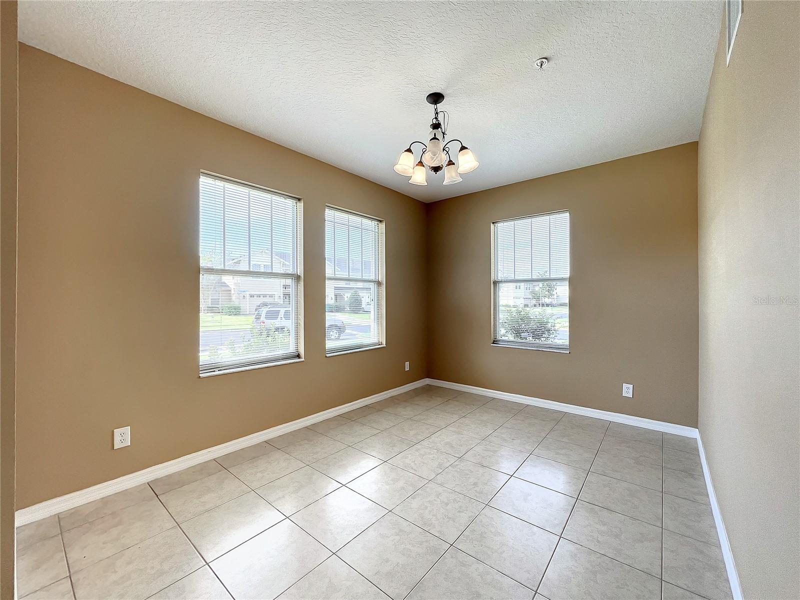 CROWNTREE LAKES 02 & 03 - Residential Lease