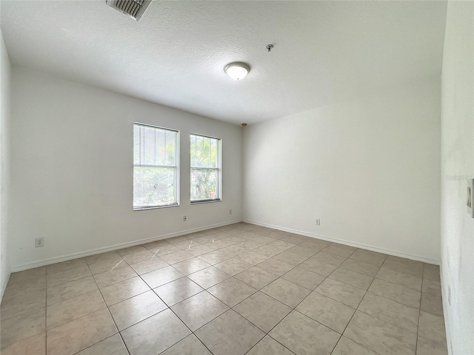 CROWNTREE LAKES 02 & 03 - Residential Lease