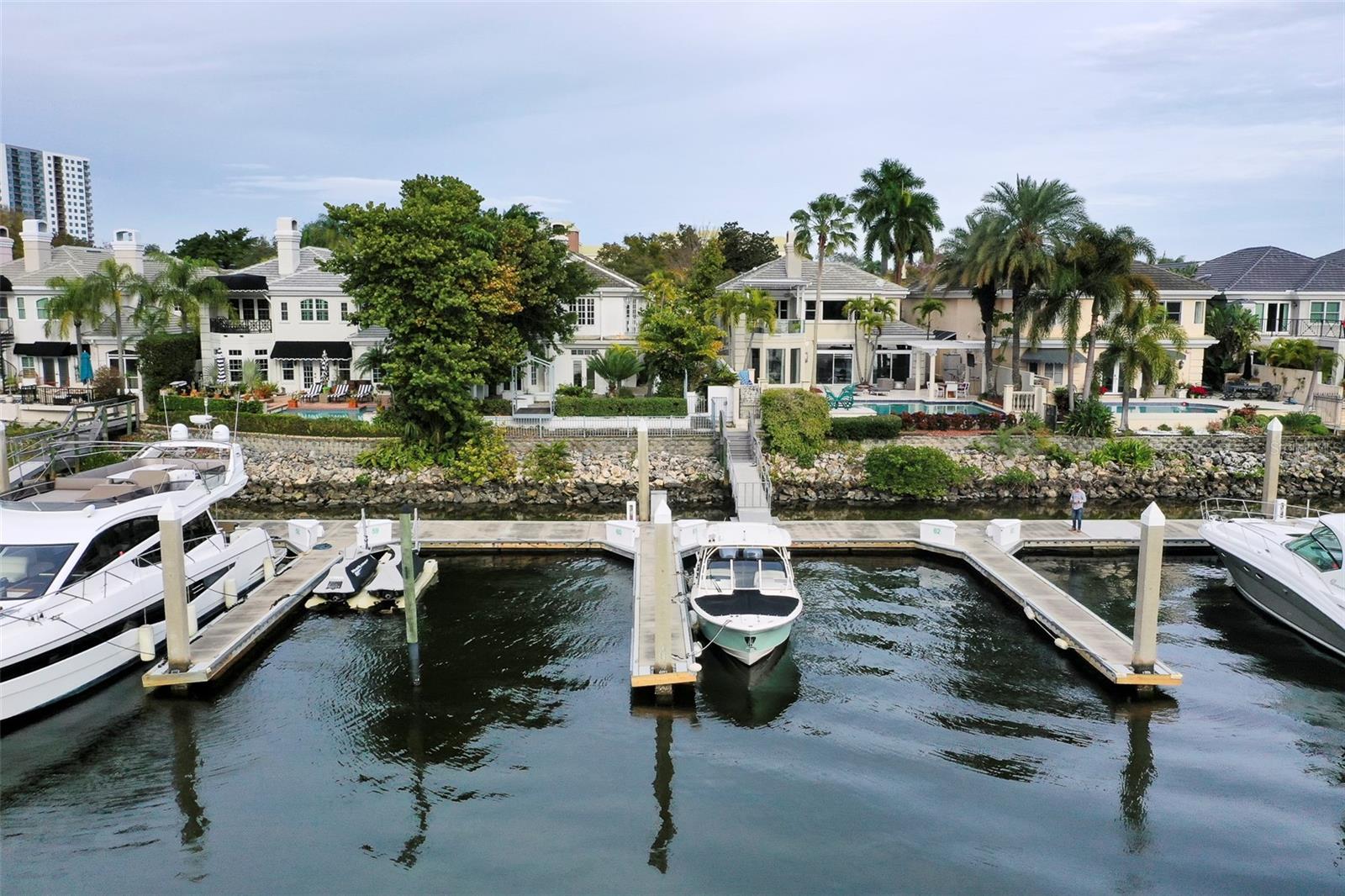 ISLAND HOMES - Residential