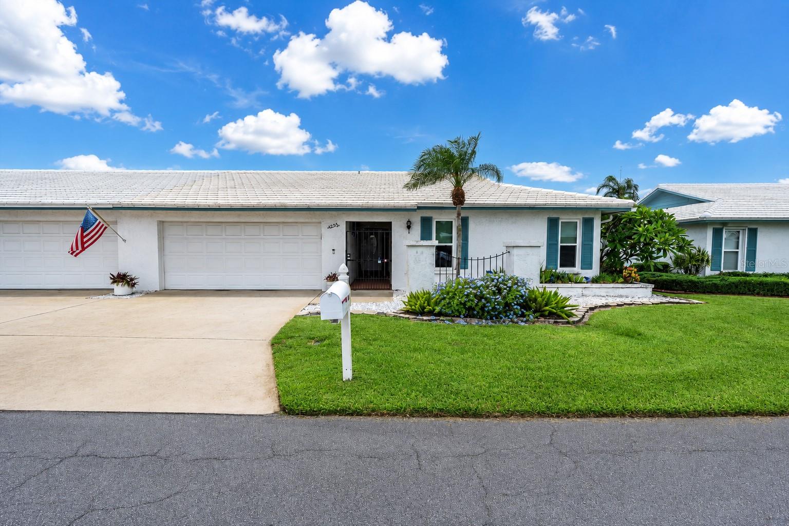 VILLAGE GREEN OF BRADENTON SEC 8 - Residential