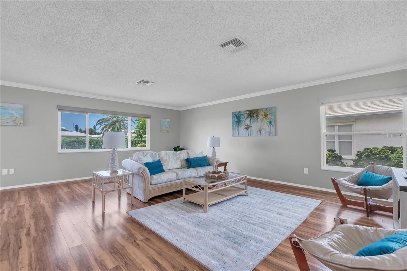 VILLAGE GREEN OF BRADENTON SEC 8 - Residential