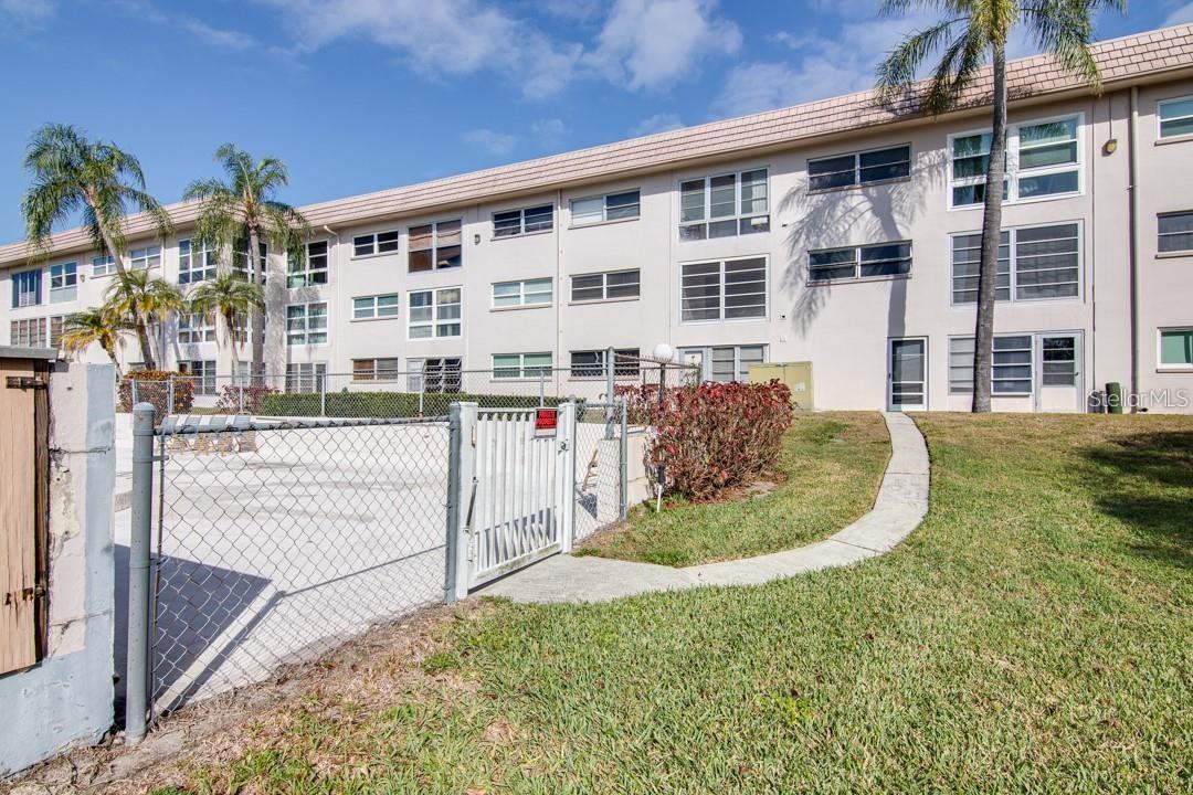IMPERIAL PARK CONDO - Residential