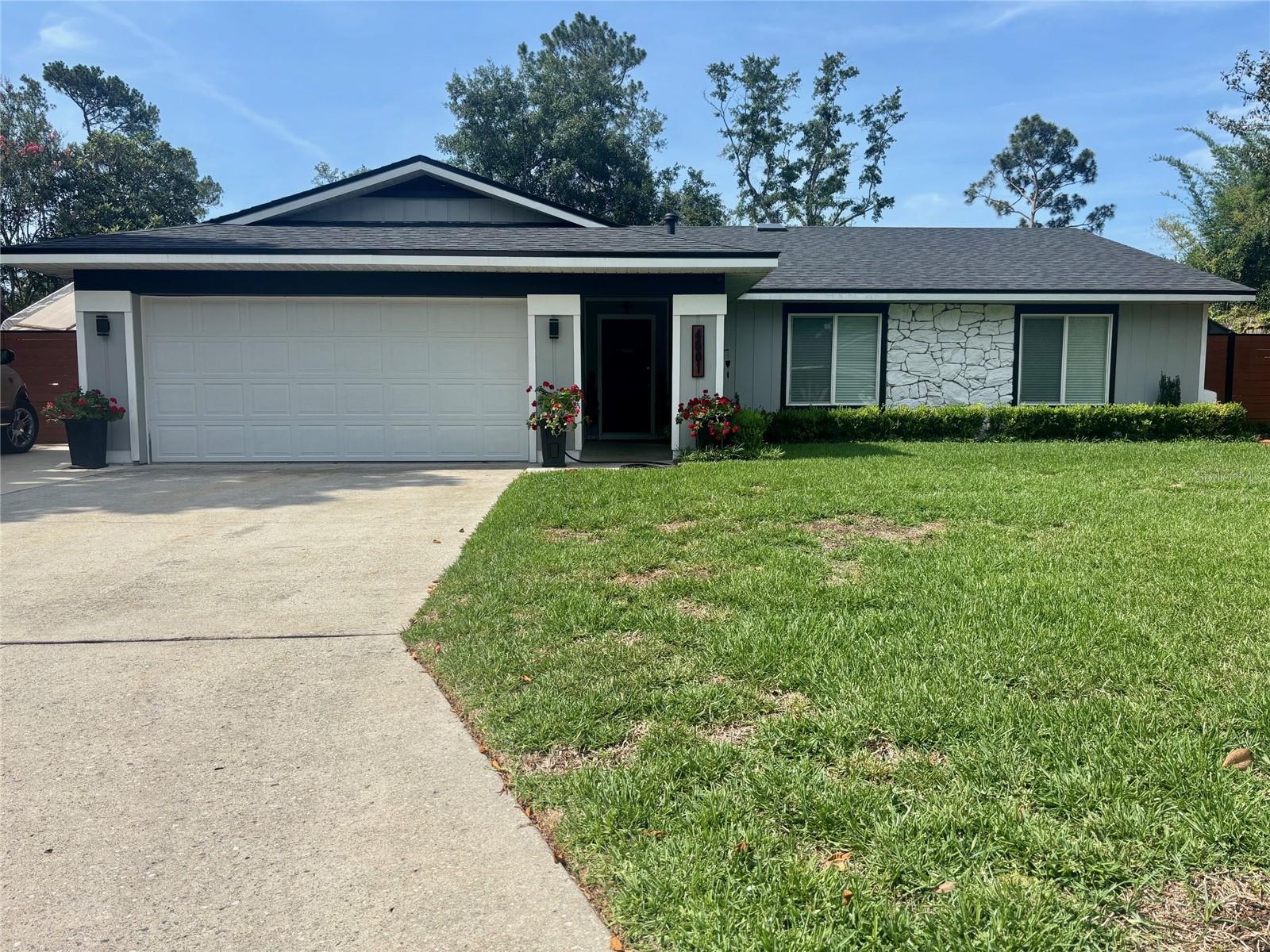 RUSTLEWOOD - Residential