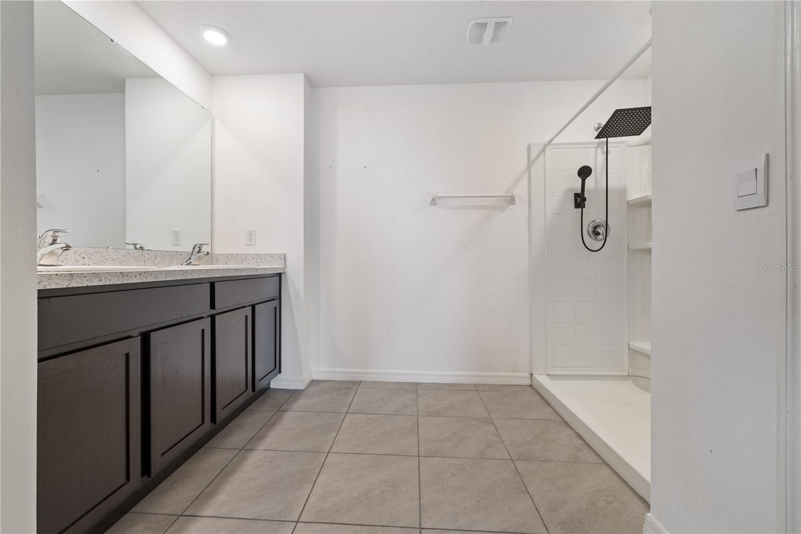 RIDGEWOOD - Residential