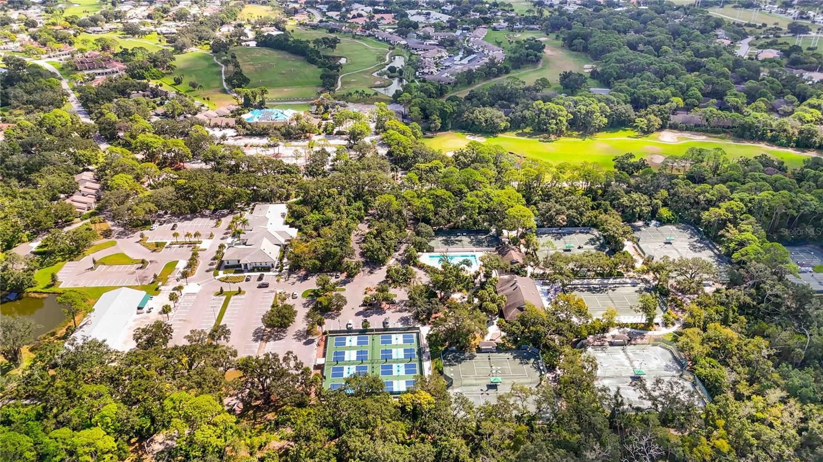 WEDGEWOOD LAKE - Residential