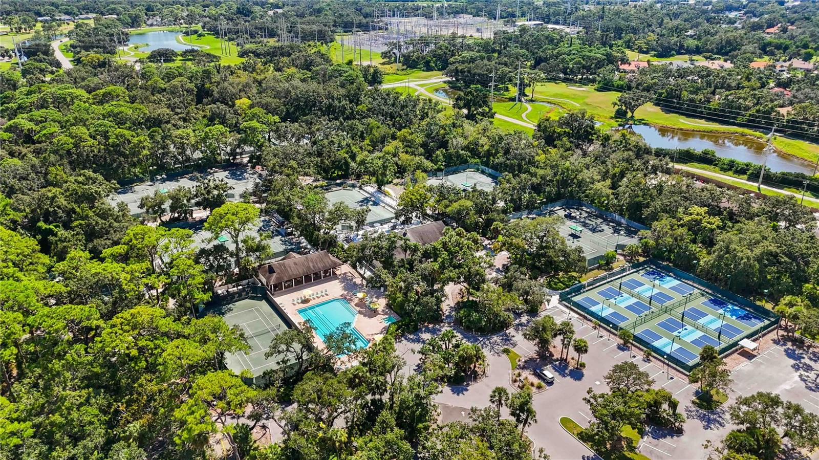 WEDGEWOOD LAKE - Residential