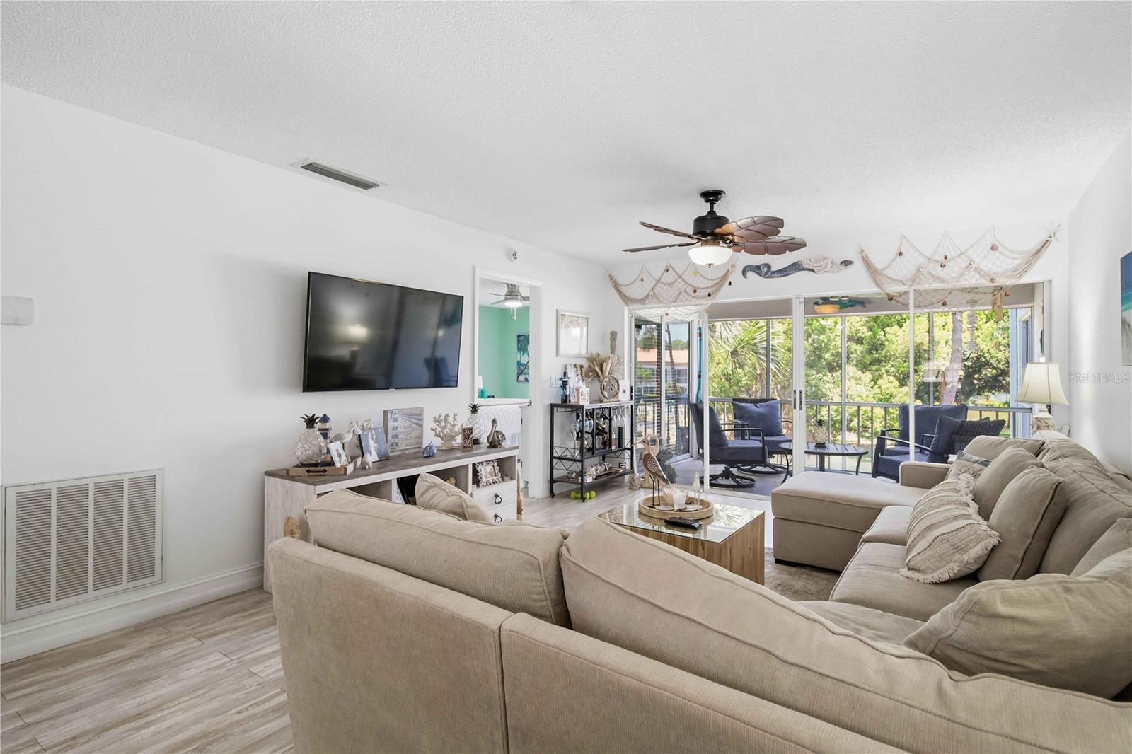 WEDGEWOOD LAKE - Residential