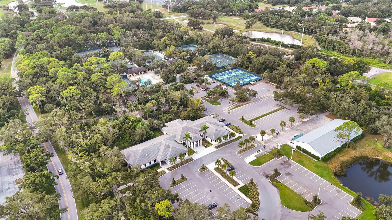 WEDGEWOOD LAKE - Residential