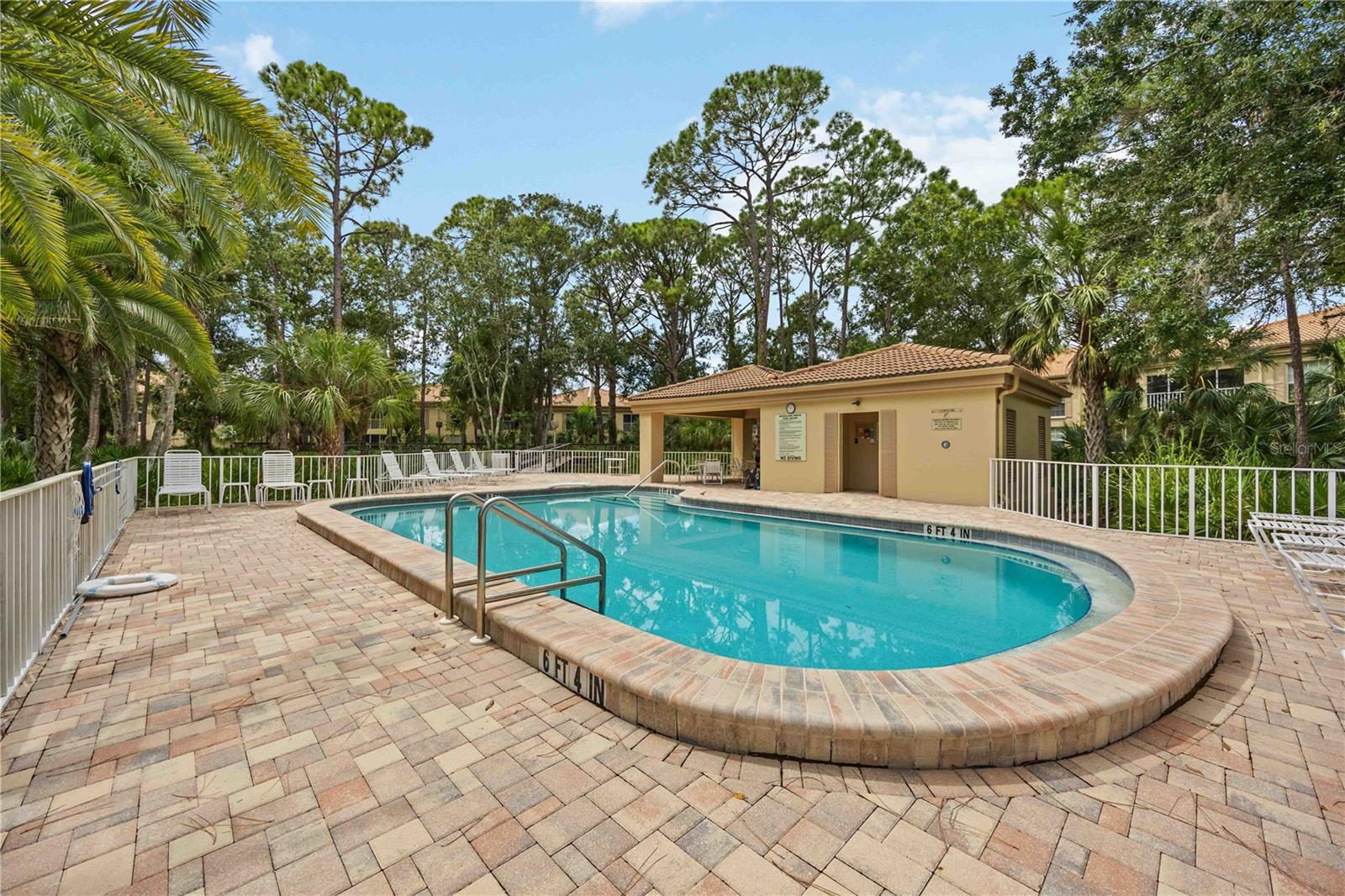 WEDGEWOOD LAKE - Residential