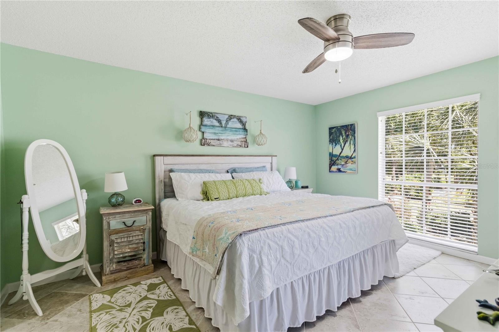 WEDGEWOOD LAKE - Residential