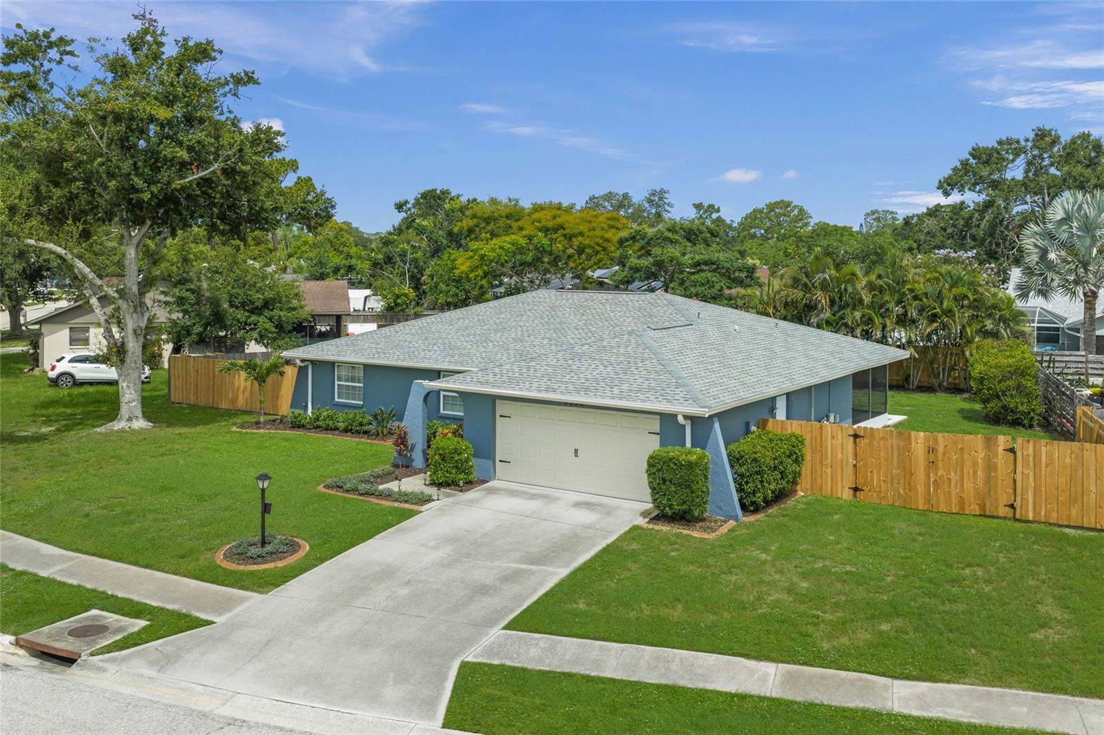 LAKE SARASOTA - Residential