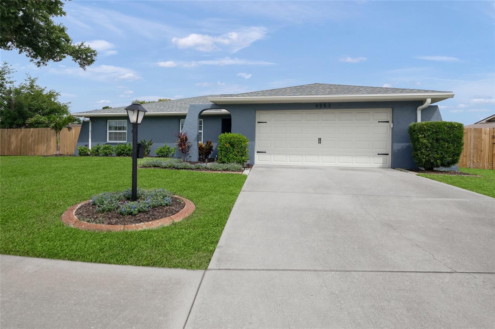 LAKE SARASOTA - Residential