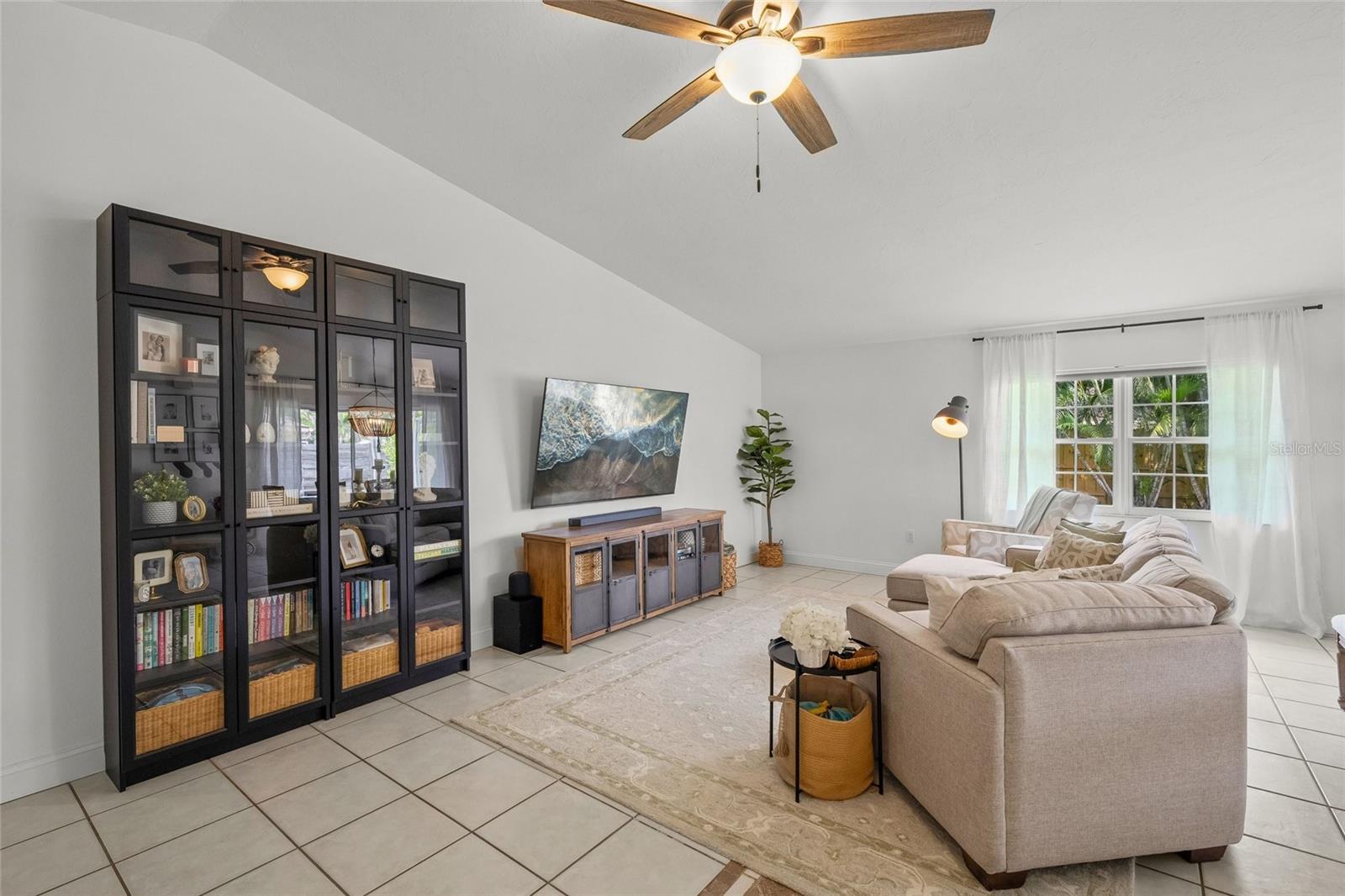 LAKE SARASOTA - Residential