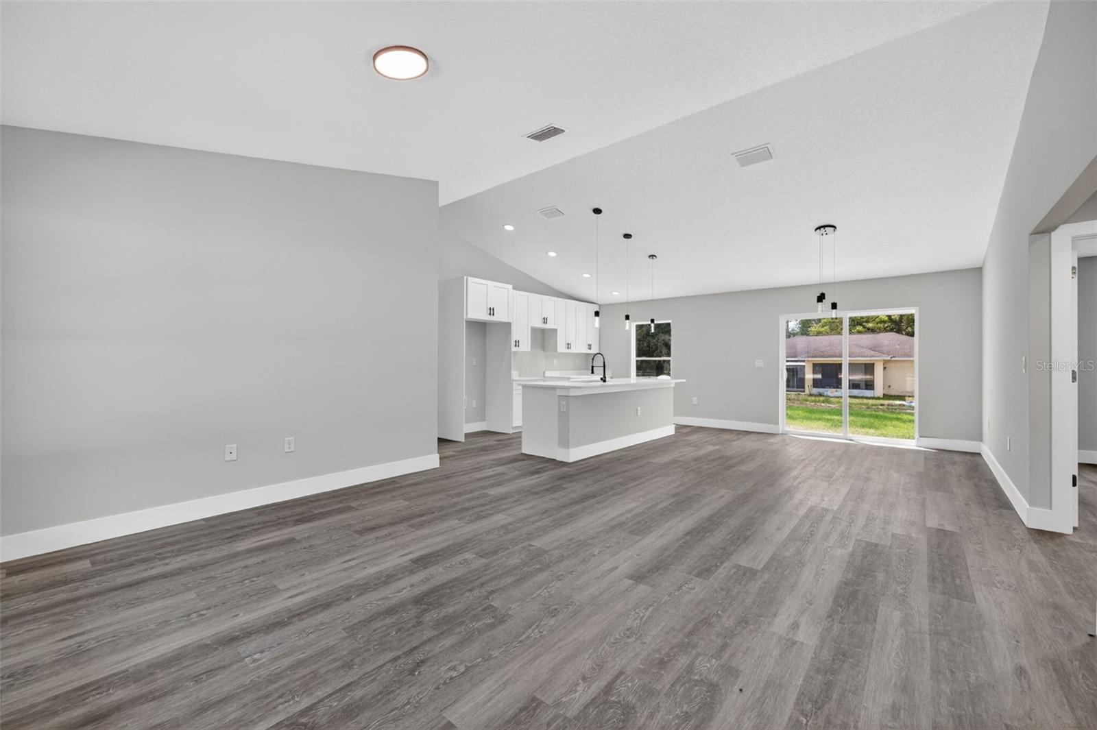 ROLLING RANCH ESTATE - Residential