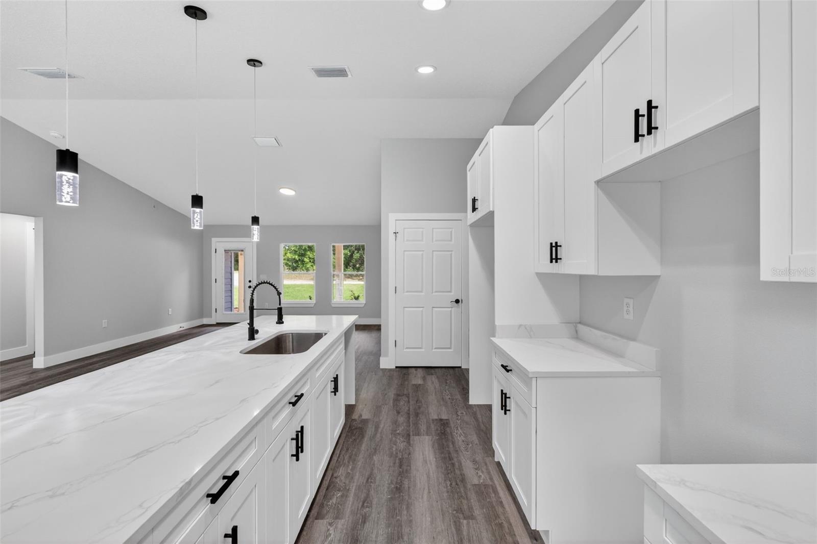 ROLLING RANCH ESTATE - Residential