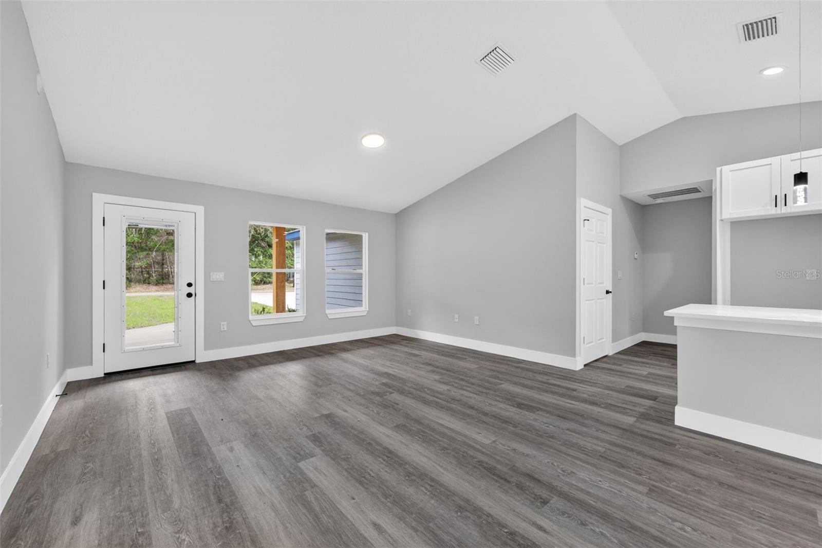 ROLLING RANCH ESTATE - Residential
