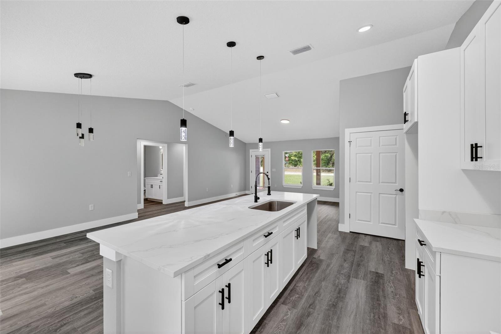 ROLLING RANCH ESTATE - Residential