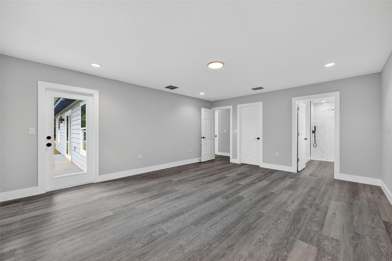 ROLLING RANCH ESTATE - Residential