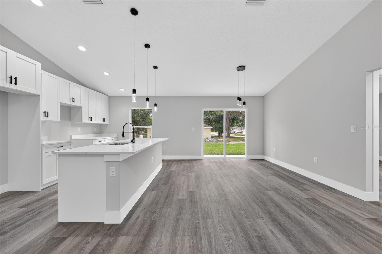 ROLLING RANCH ESTATE - Residential