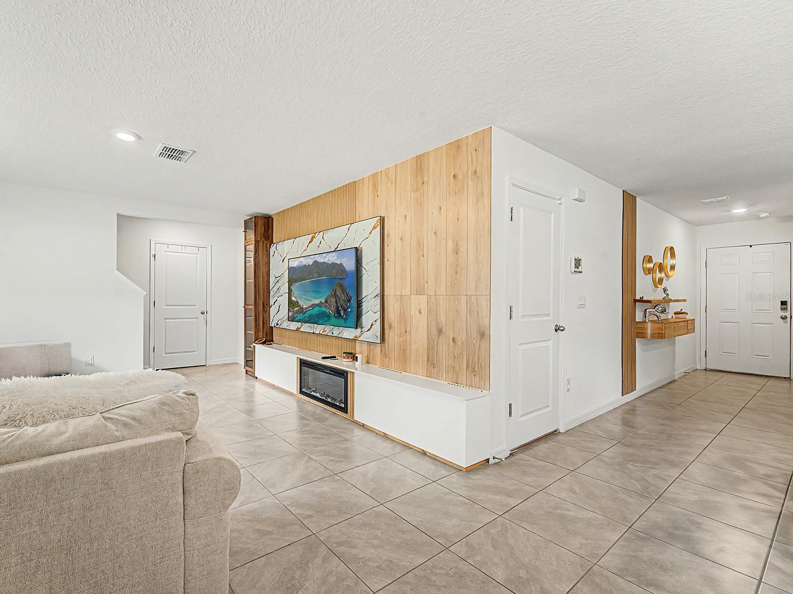 HAYS ROAD - Residential