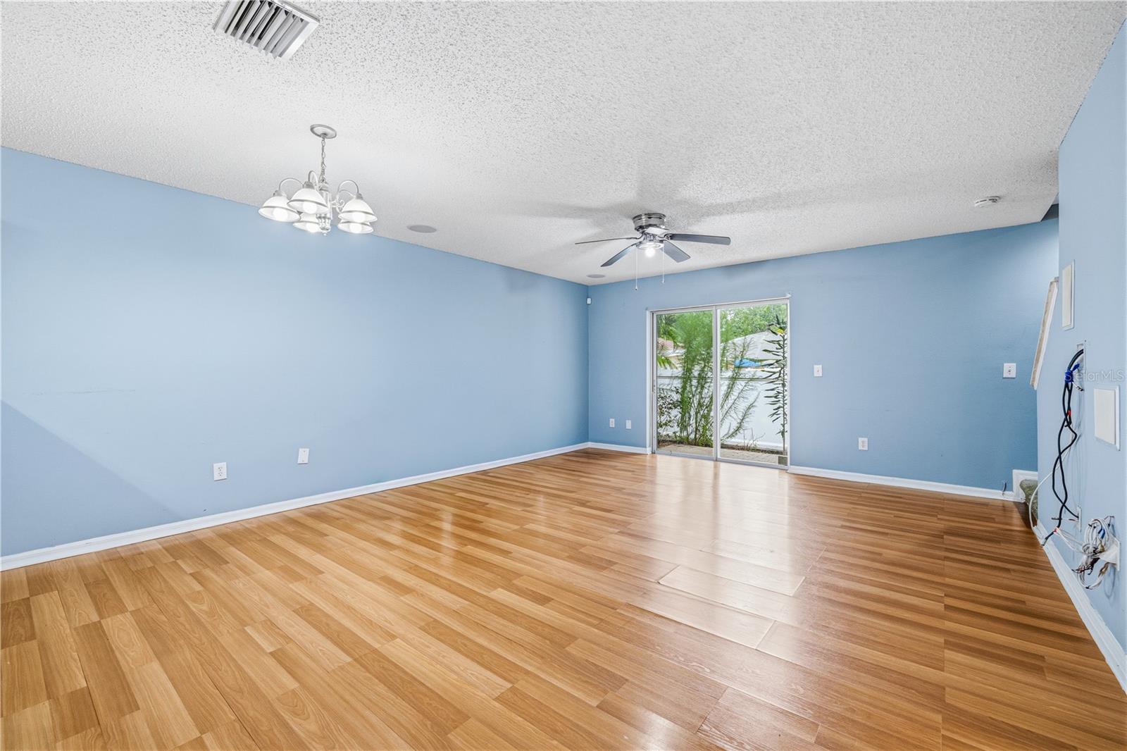 EDGEWATER PLACE - Residential