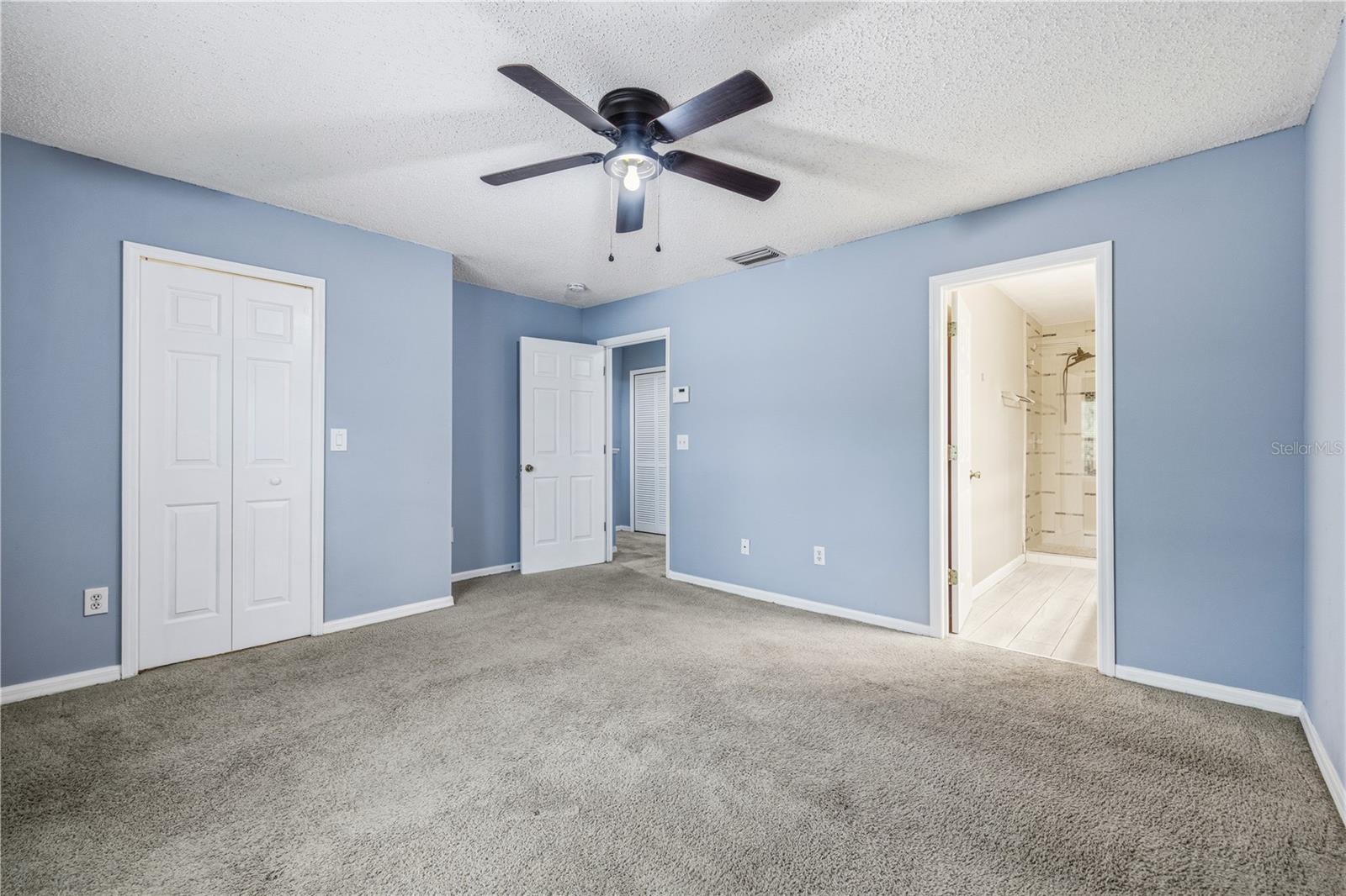 EDGEWATER PLACE - Residential