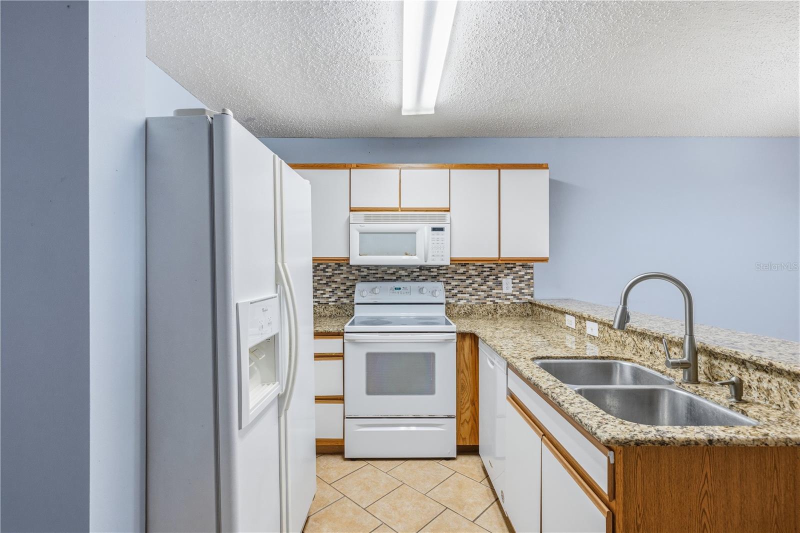 EDGEWATER PLACE - Residential