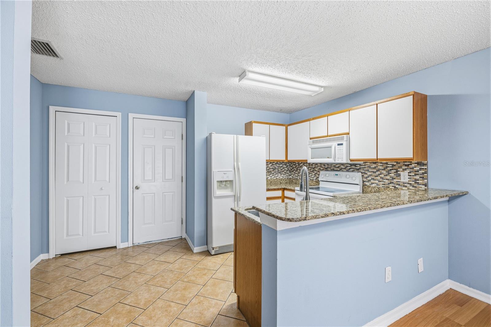 EDGEWATER PLACE - Residential