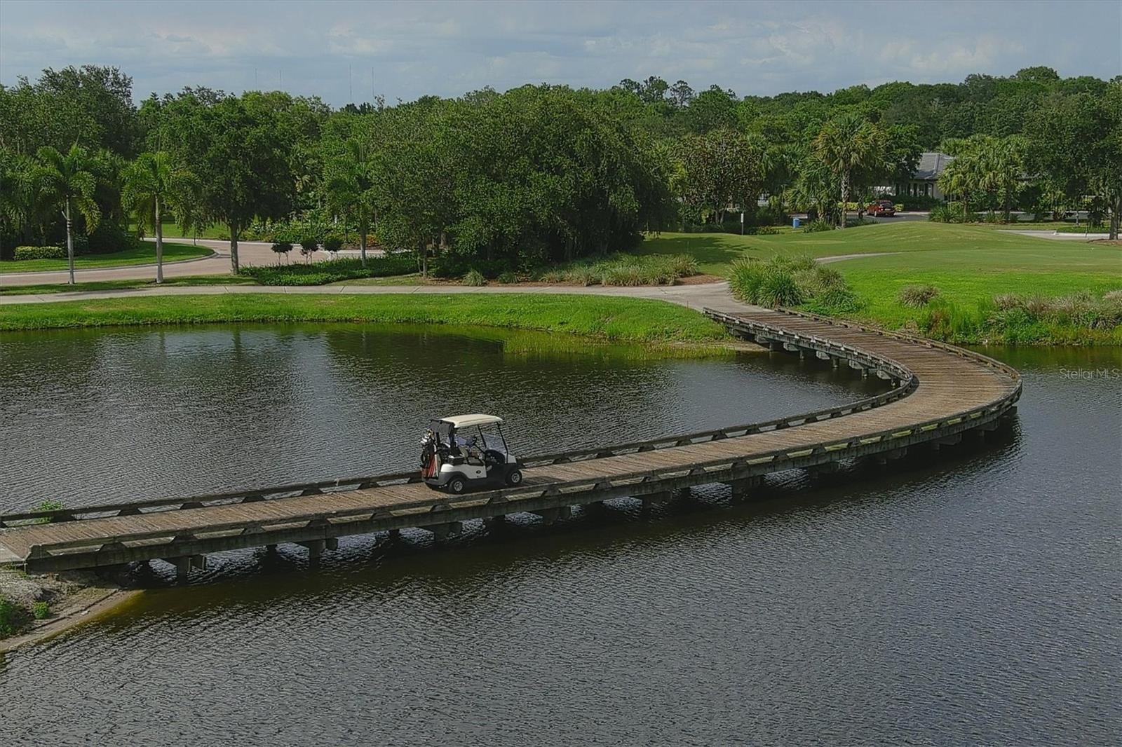 FOUNDERS CLUB - Residential