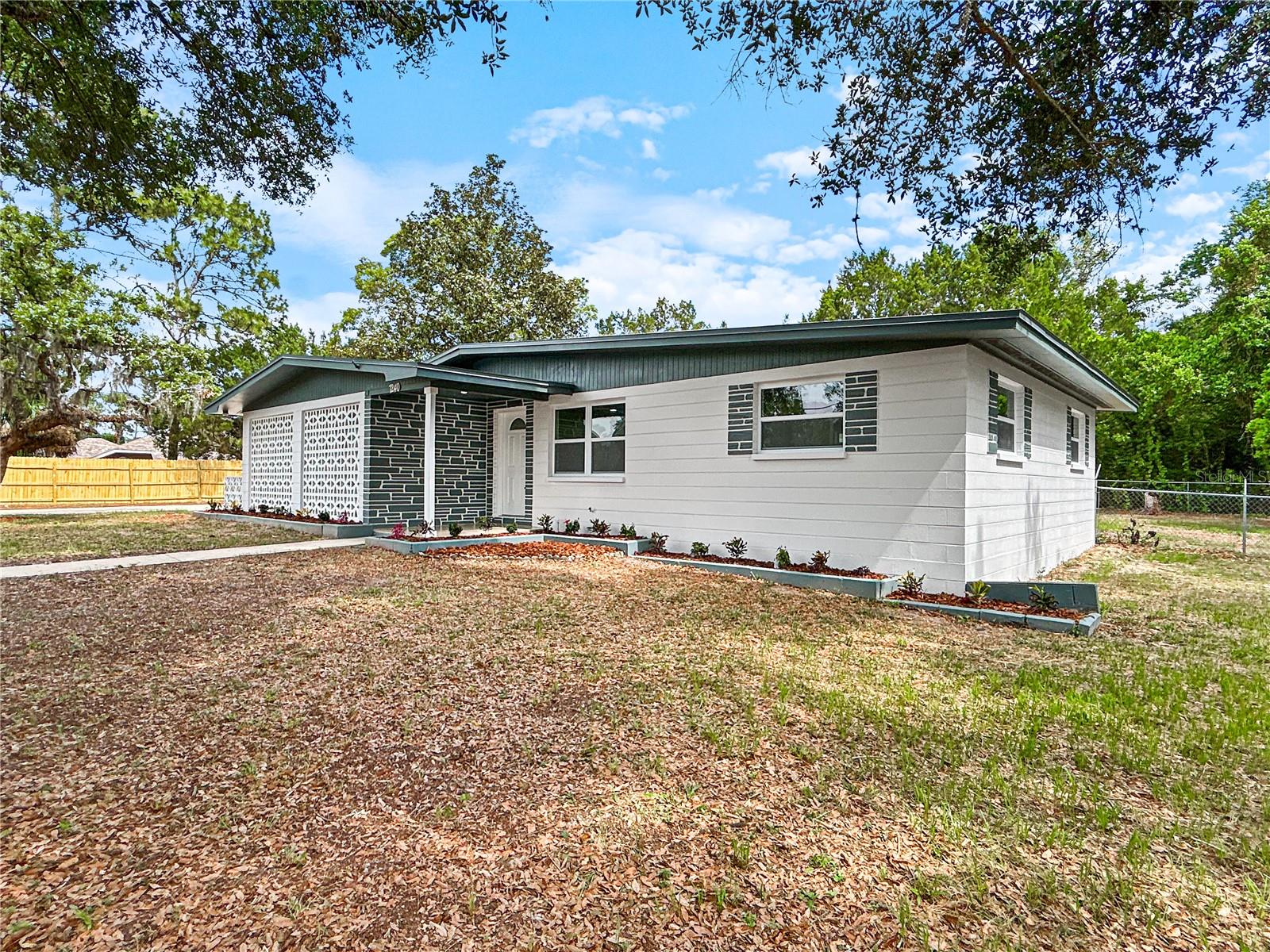 CRYSTAL PARADISE ESTATES UNIT 03 - Residential