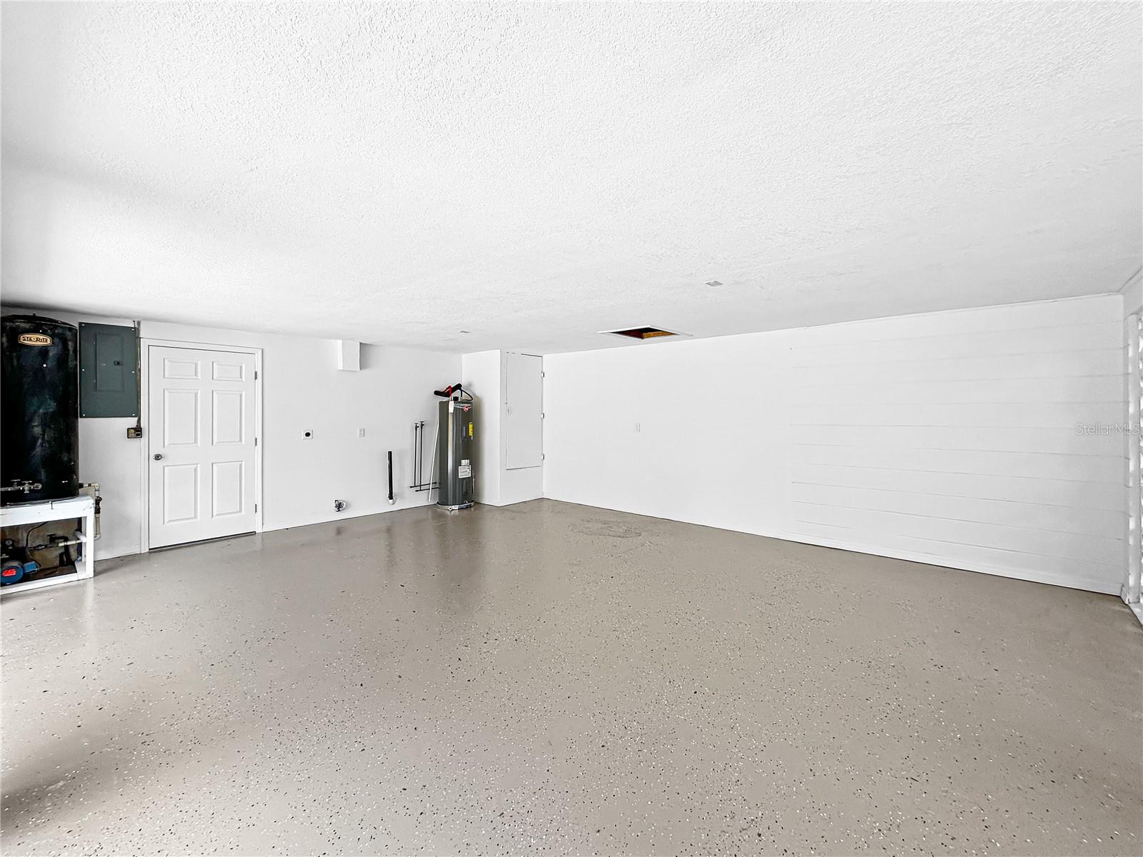 CRYSTAL PARADISE ESTATES UNIT 03 - Residential