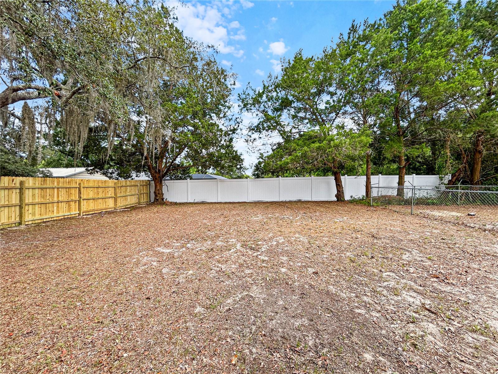 CRYSTAL PARADISE ESTATES UNIT 03 - Residential