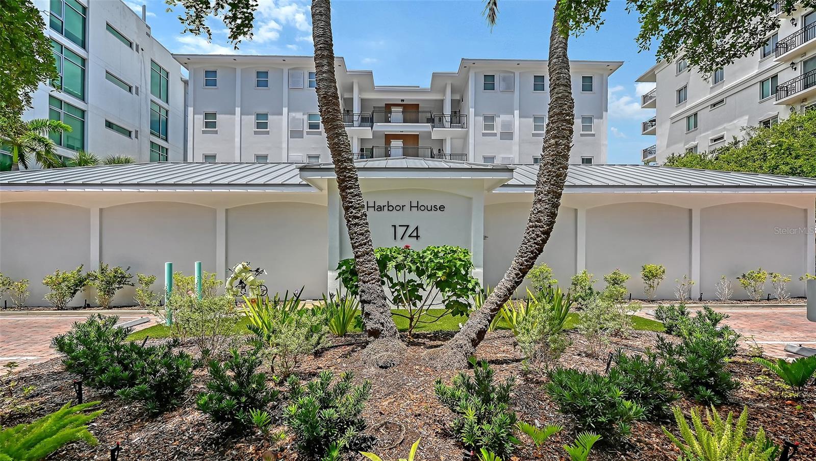 HARBOR HOUSE - Residential