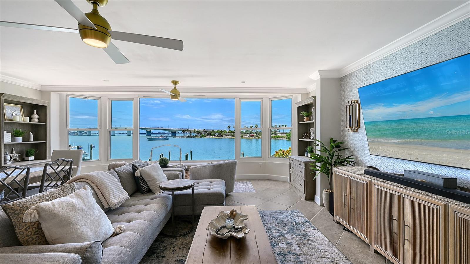 HARBOR HOUSE - Residential