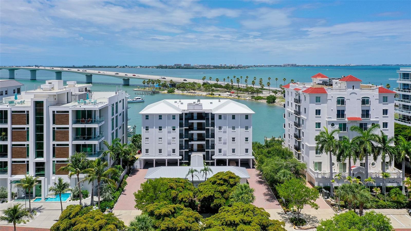 HARBOR HOUSE - Residential