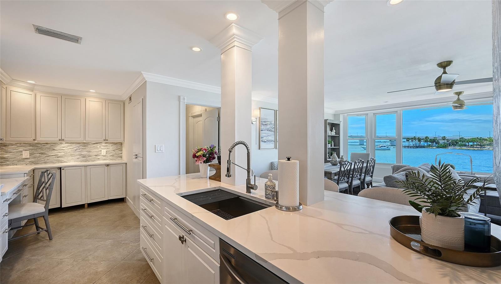 HARBOR HOUSE - Residential