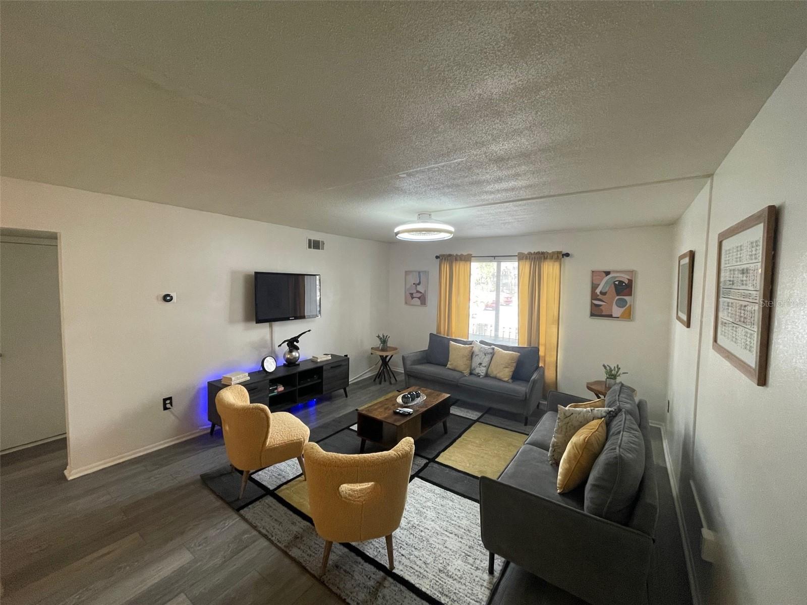 SUMMIT HOUSE - Residential
