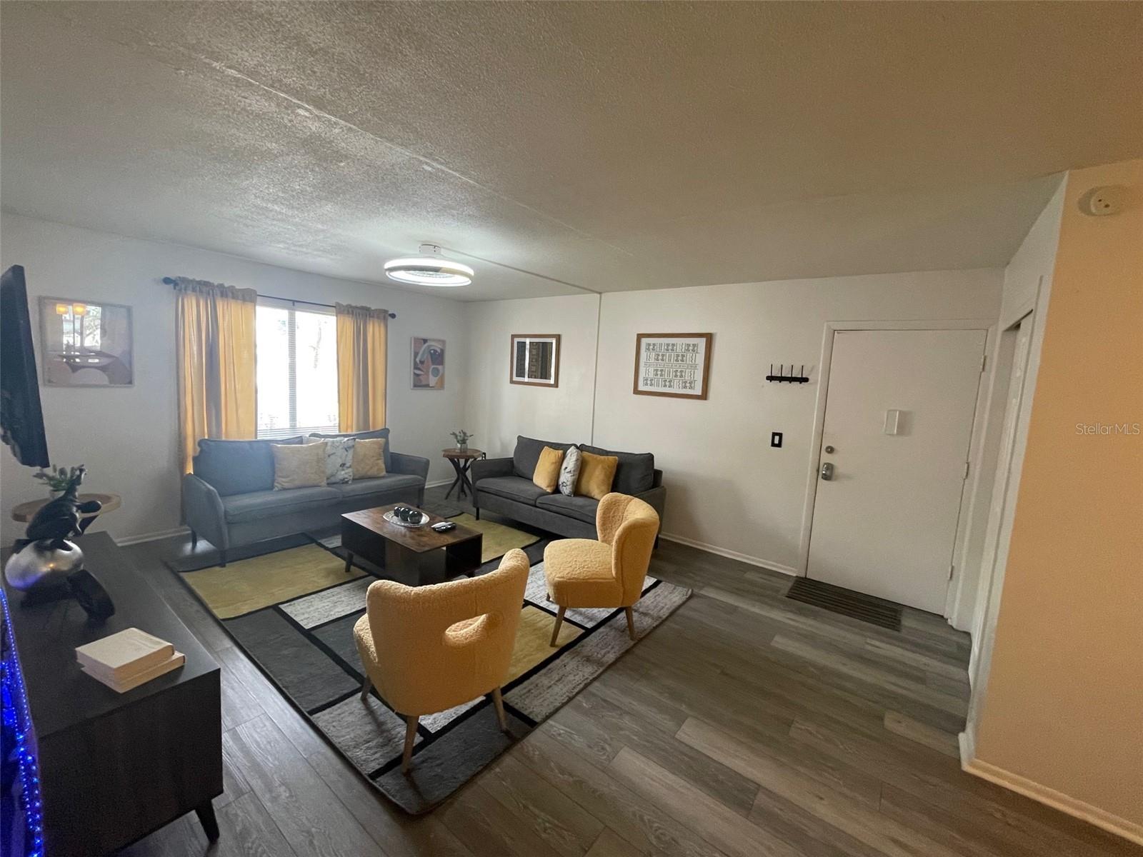 SUMMIT HOUSE - Residential