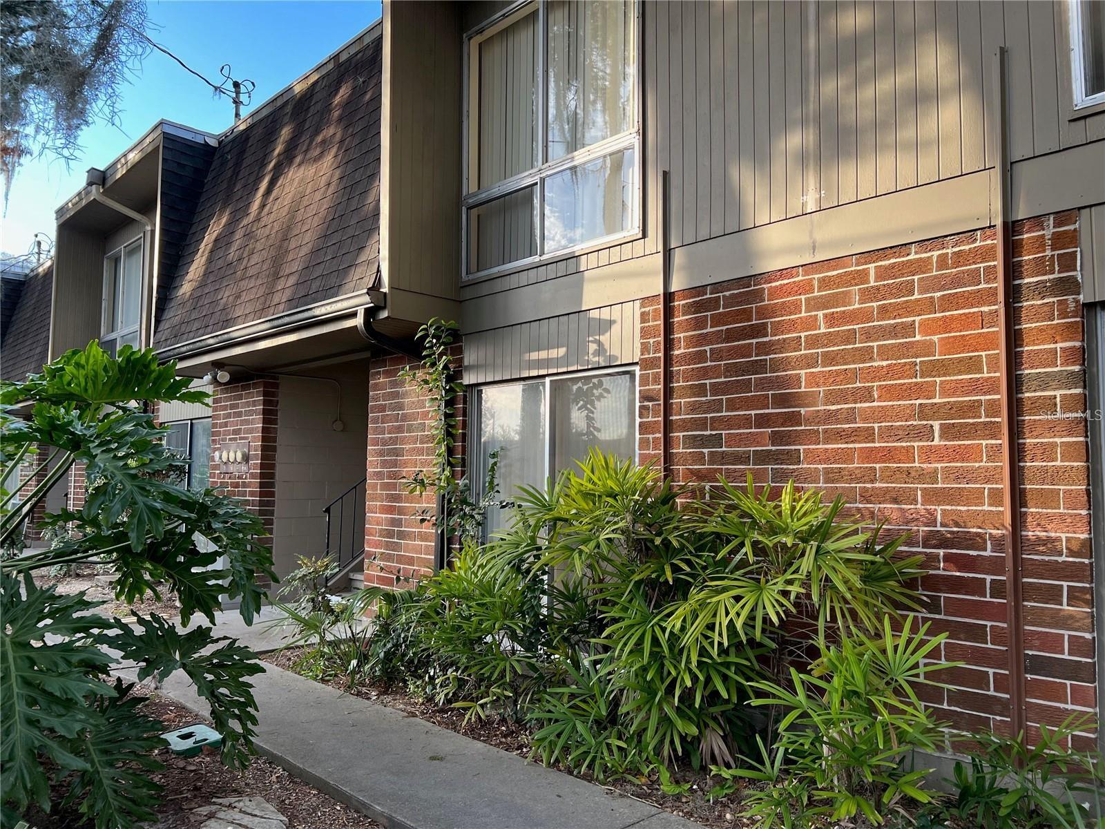 SUMMIT HOUSE - Residential