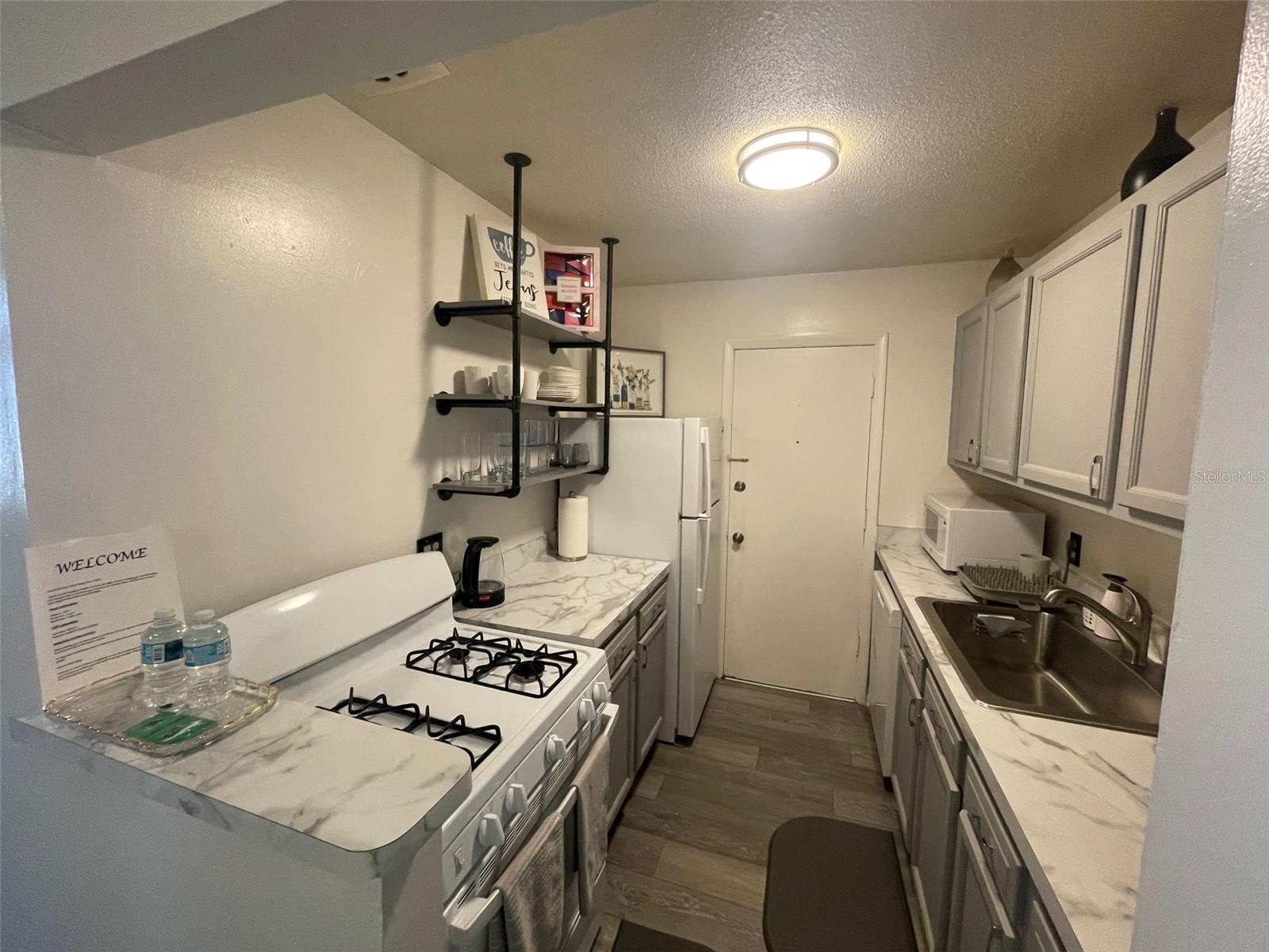 SUMMIT HOUSE - Residential