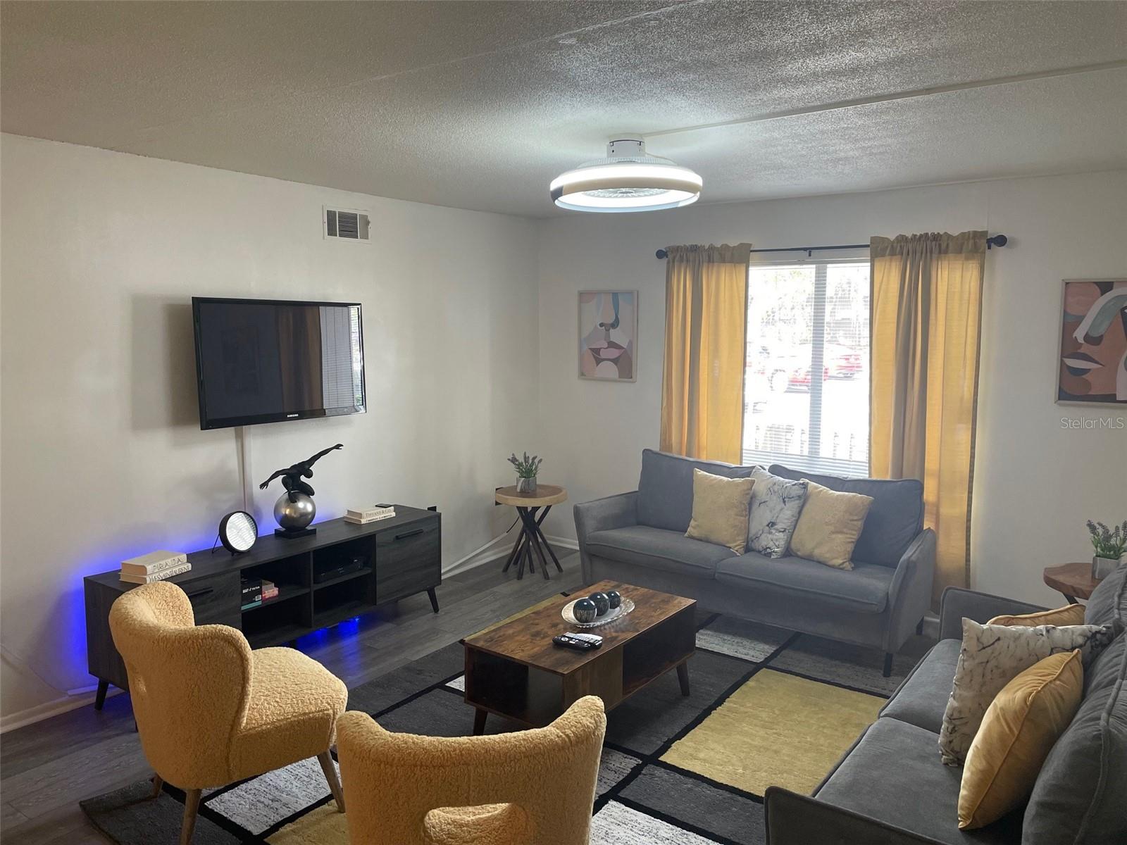 SUMMIT HOUSE - Residential