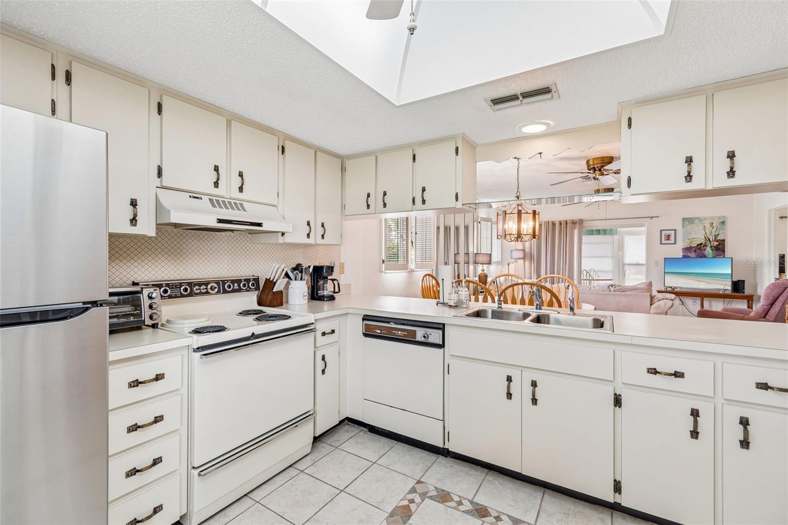 VILLAGE WOODS CONDO PH 01 - Residential