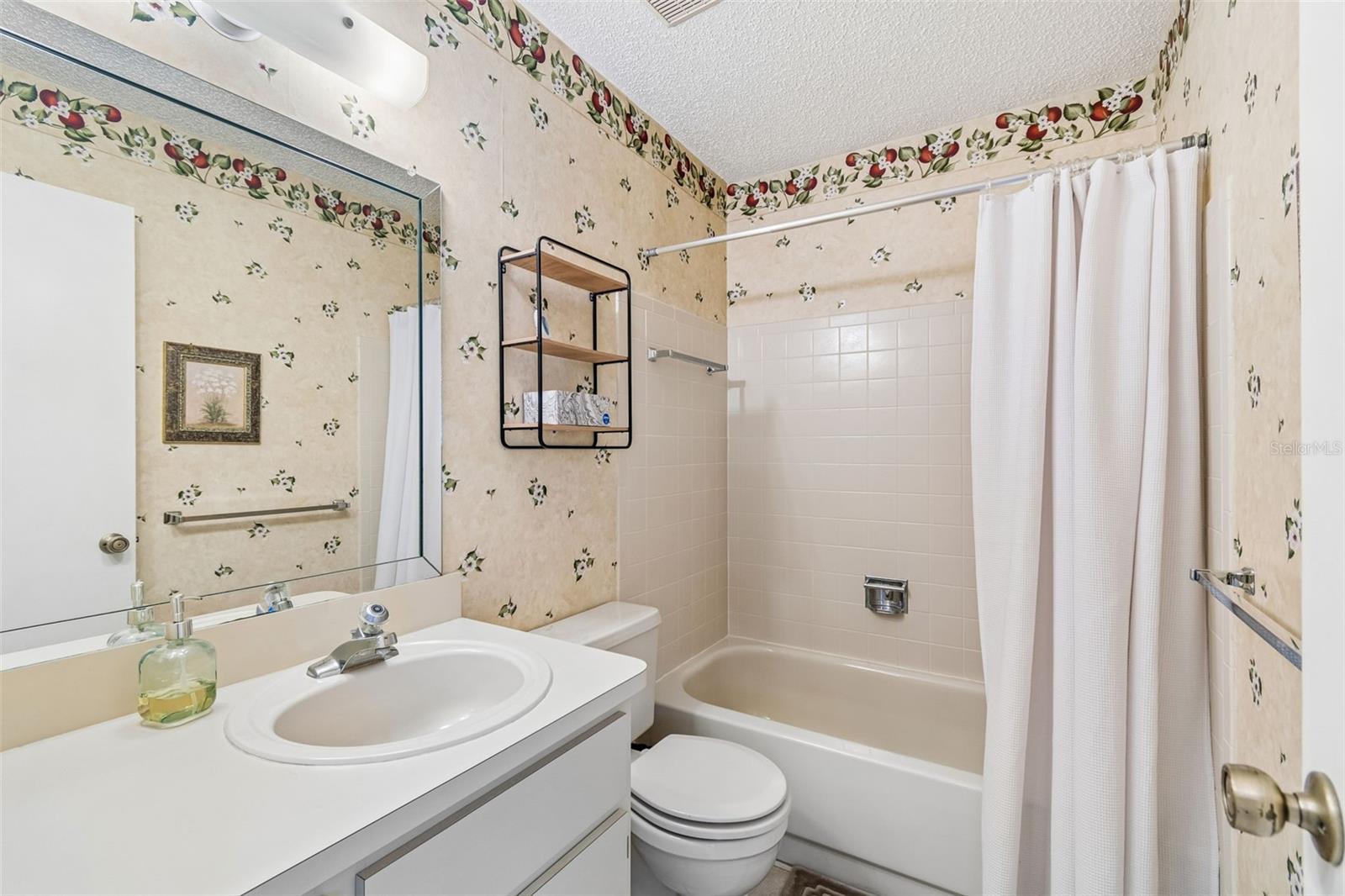 VILLAGE WOODS CONDO PH 01 - Residential