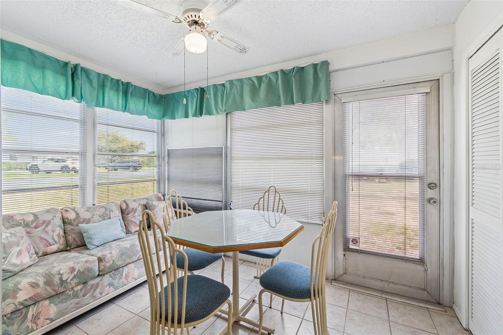 VILLAGE WOODS CONDO PH 01 - Residential