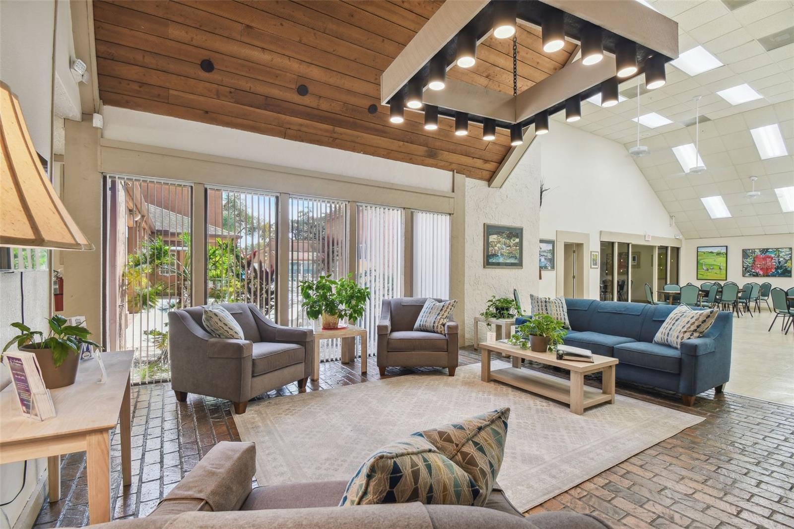 VILLAGE WOODS CONDO PH 01 - Residential