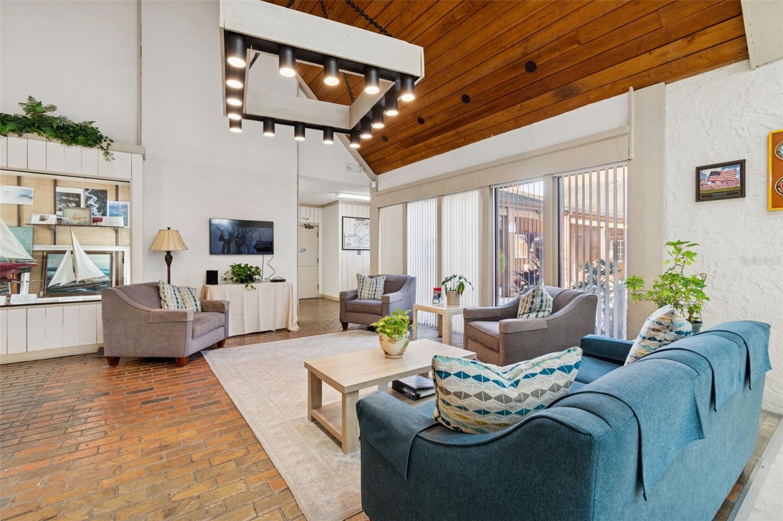 VILLAGE WOODS CONDO PH 01 - Residential