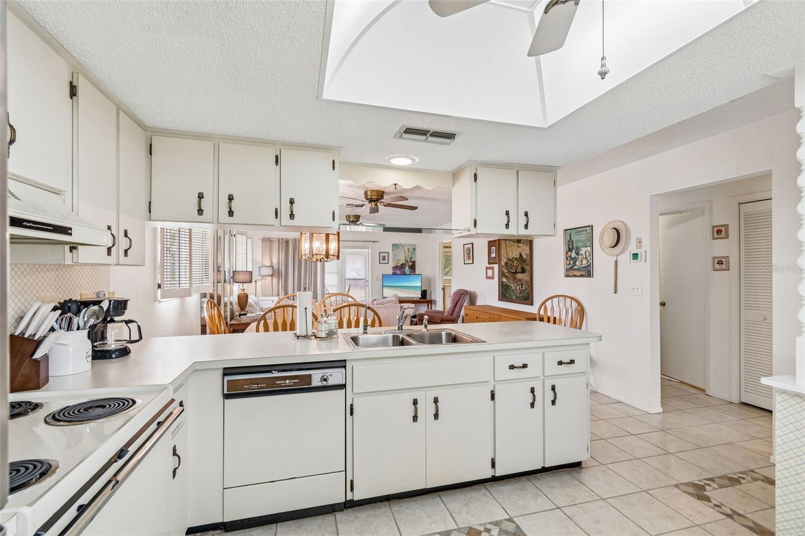 VILLAGE WOODS CONDO PH 01 - Residential