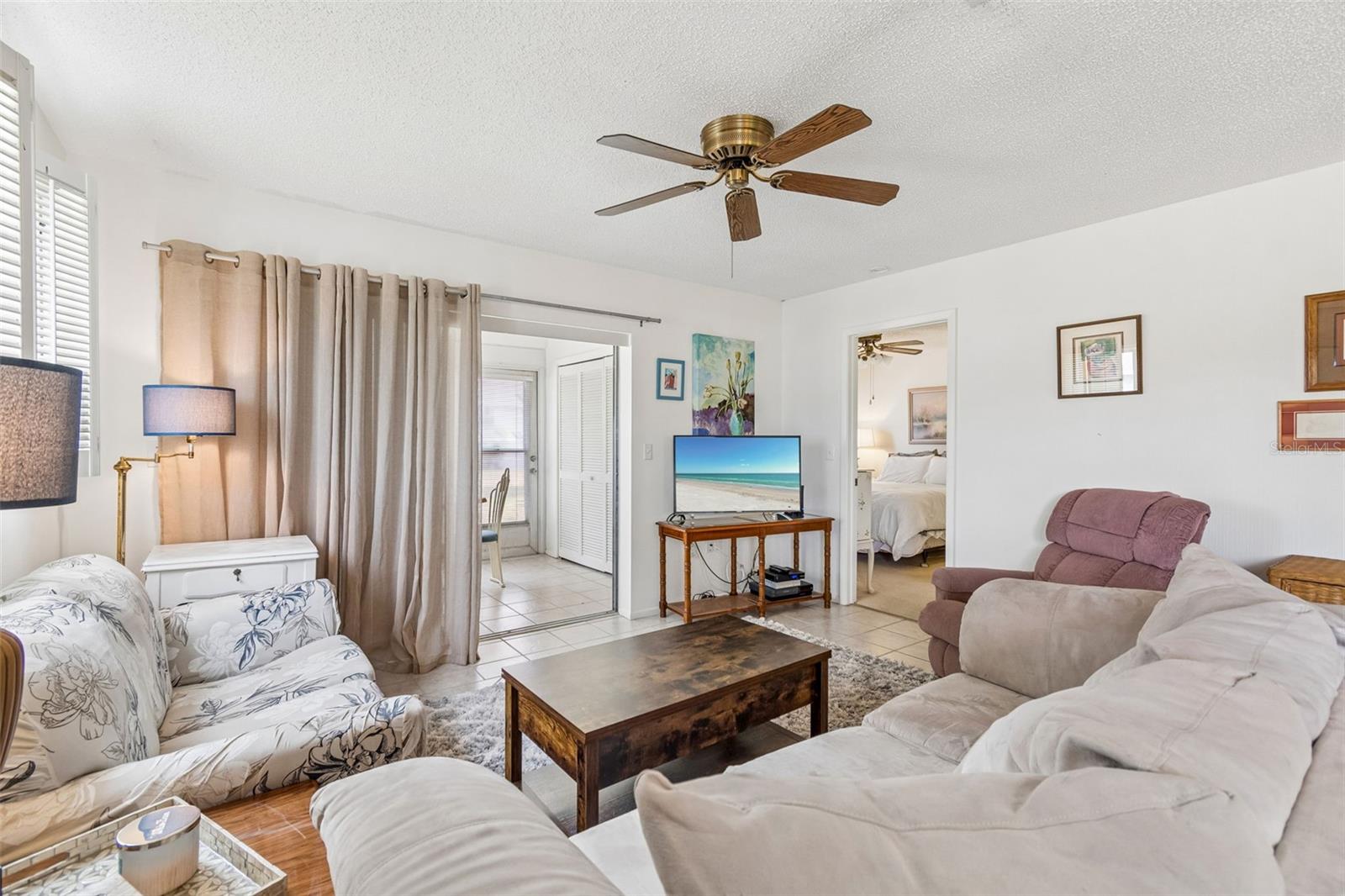 VILLAGE WOODS CONDO PH 01 - Residential