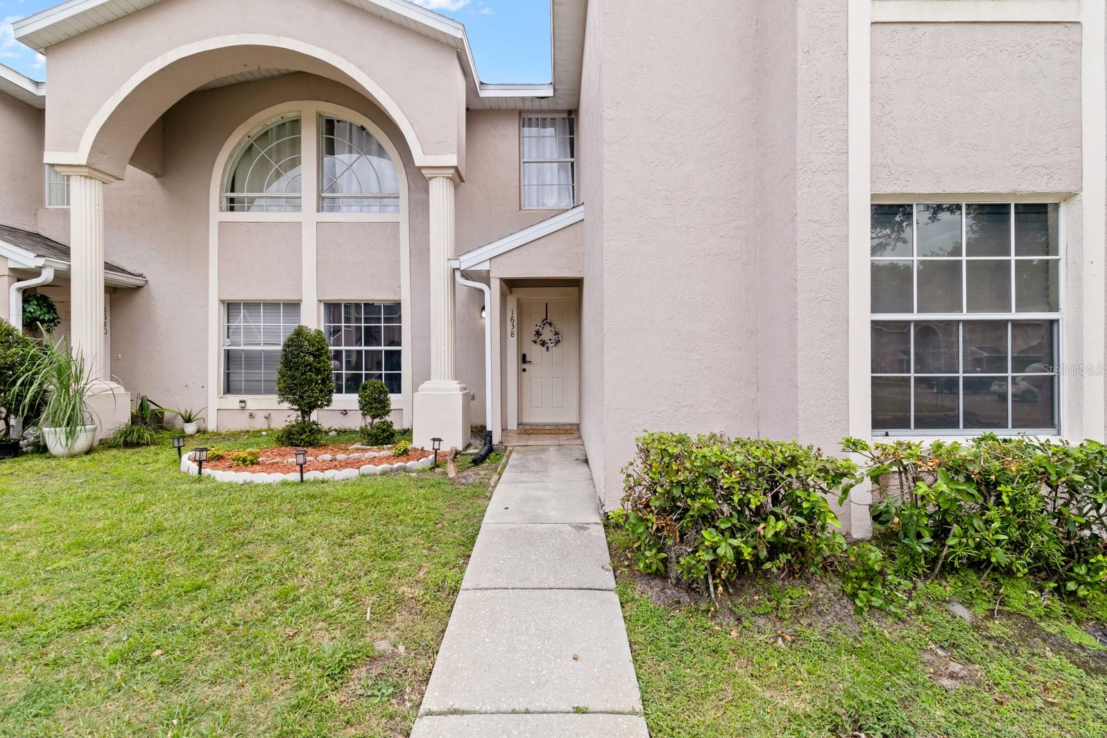 WINDSOR OAKS - Residential